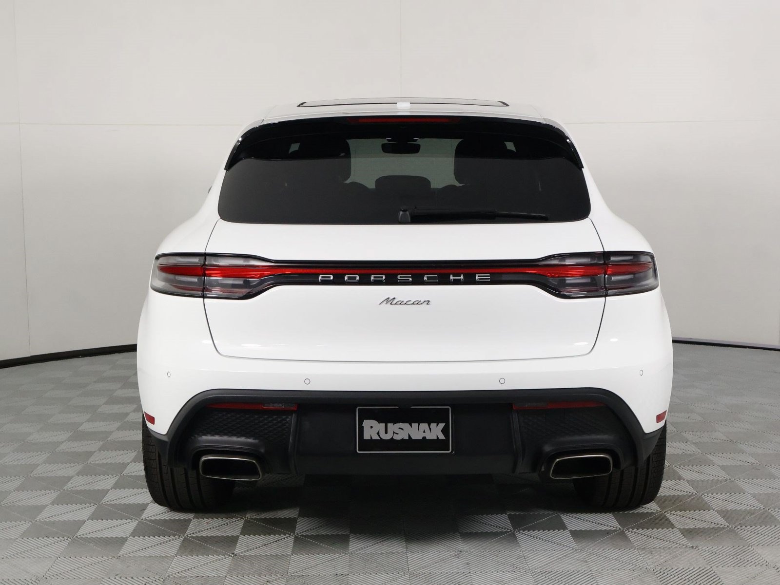 Certified 2026 Porsche Macan AWD/4WD image 6