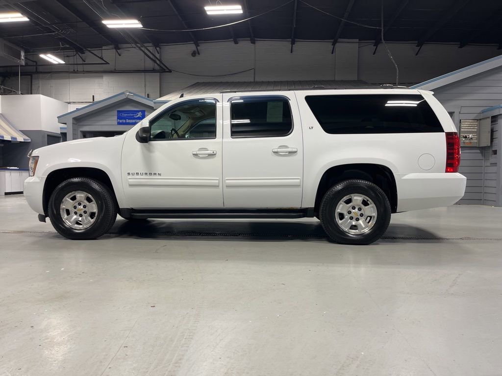 Used 2012 Chevrolet Suburban LT w/ Luxury Package AWD/4WD image 7