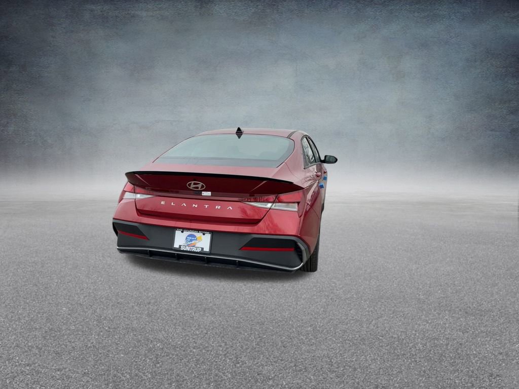 Used 2025 Hyundai Elantra Sport image 21