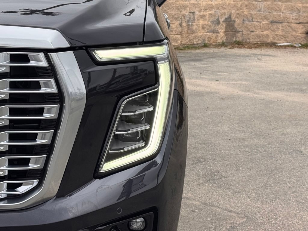 Used 2025 GMC Yukon Denali AWD/4WD image 8