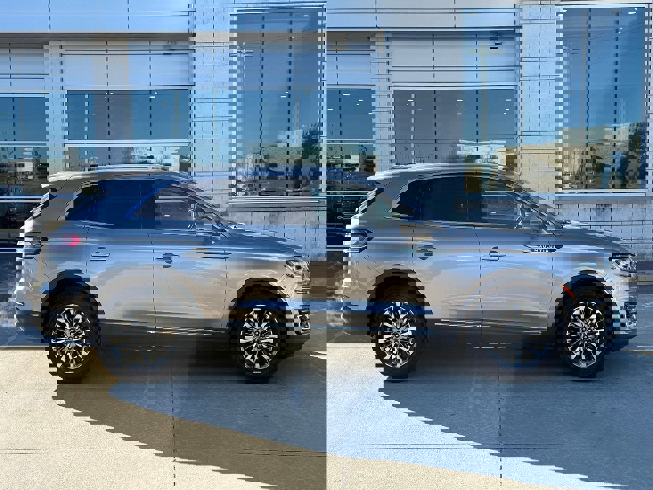 Used 2019 Lincoln Nautilus Select image 7