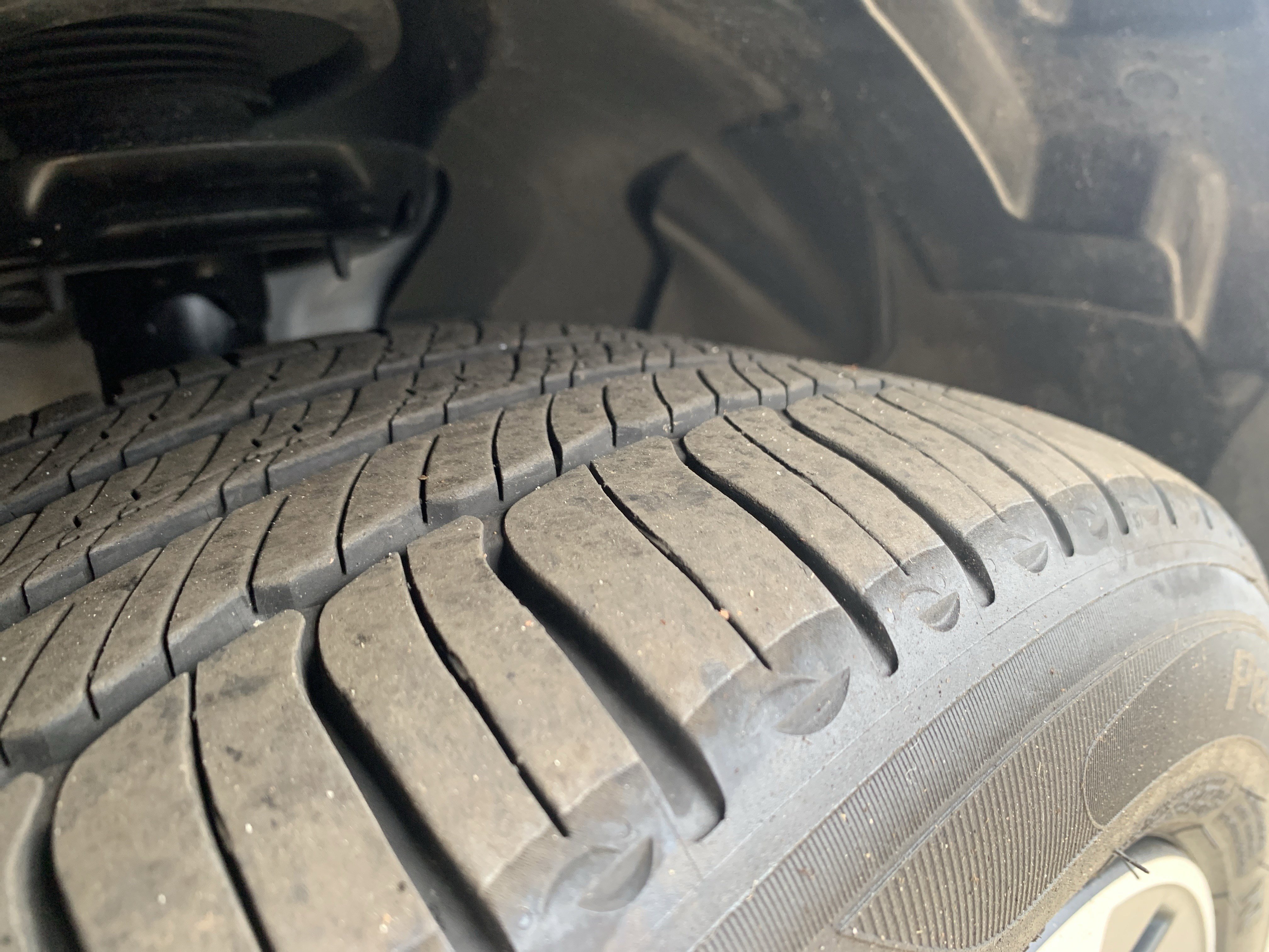 Used 2025 Volvo XC40 B5 Plus image 12