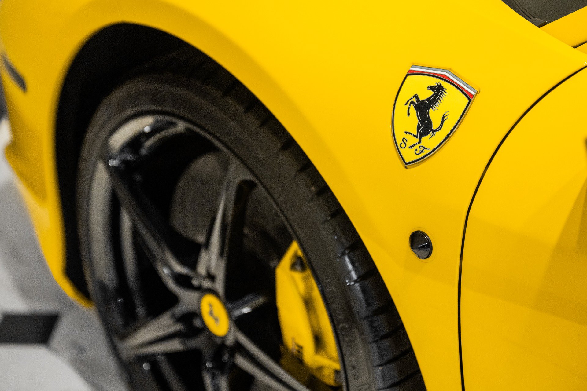 Used 2011 Ferrari 458 Italia Coupe RWD image 11