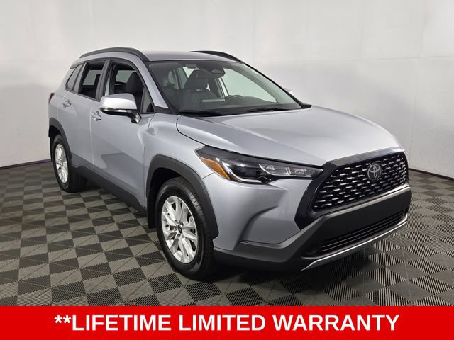 Used 2023 Toyota Corolla Cross LE FWD image 3