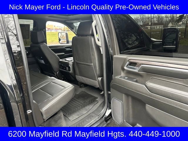 Used 2024 Chevrolet Silverado 3500 LTZ w/ LTZ Convenience Package image 32