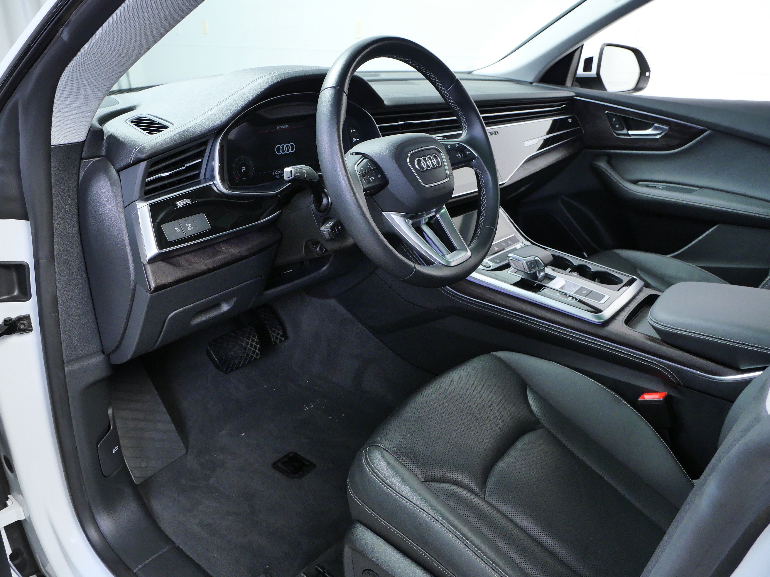 Used 2023 Audi Q8 Premium Plus w/ Premium Plus Package AWD/4WD image 15