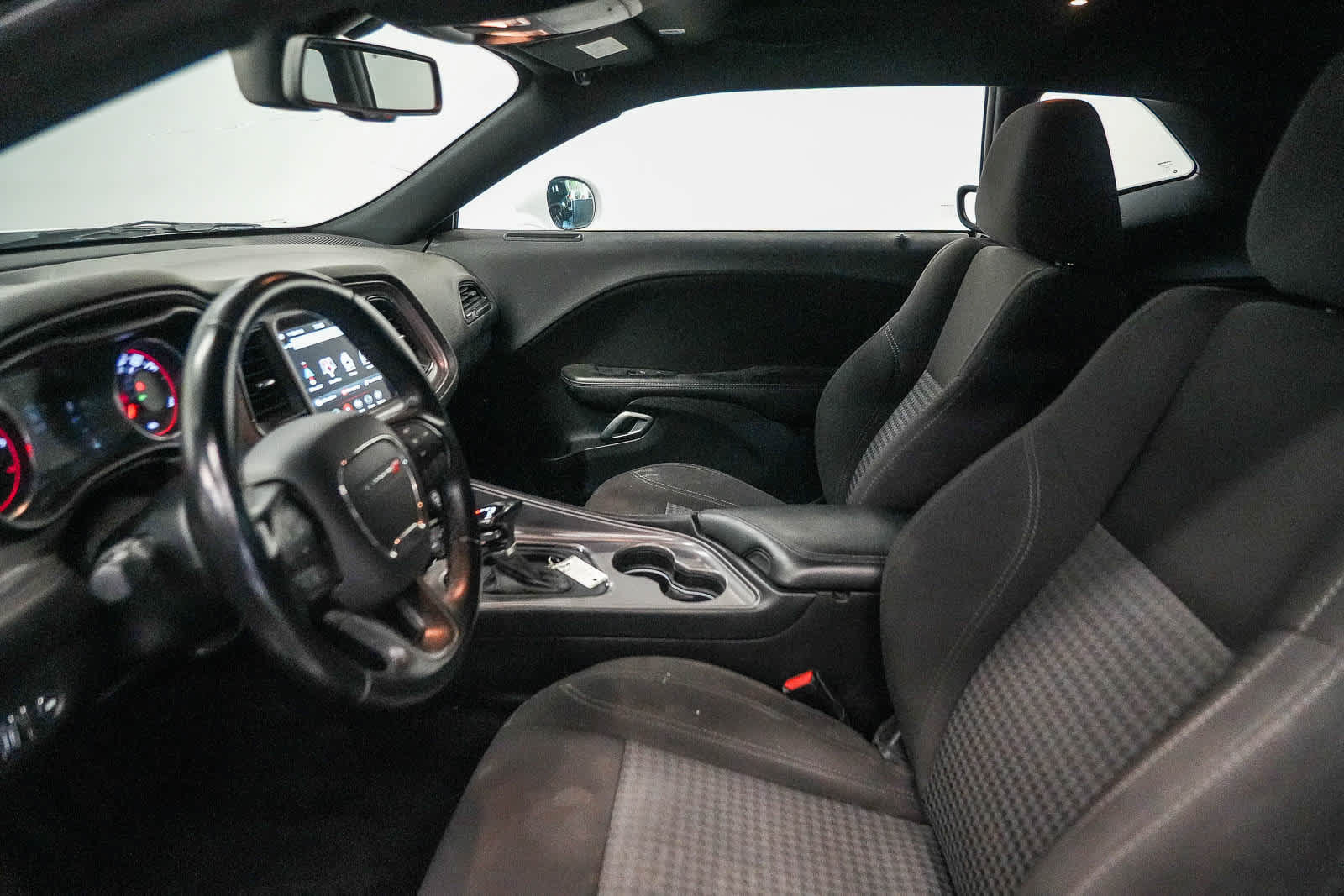 Used 2023 Dodge Challenger SXT RWD image 17