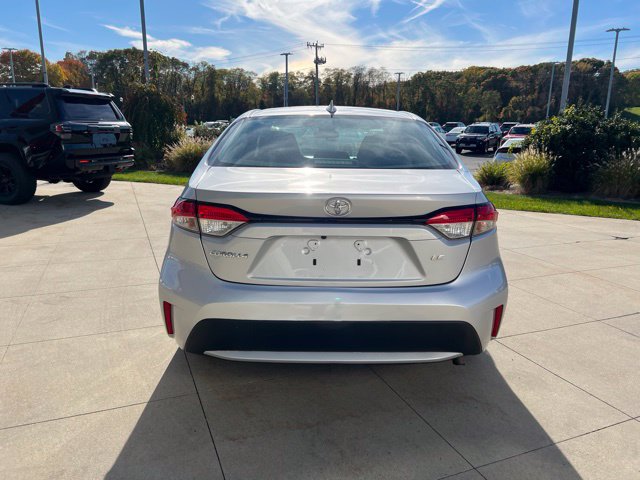 Used 2021 Toyota Corolla LE w/ Carpet Mat Package (TMS) FWD image 6