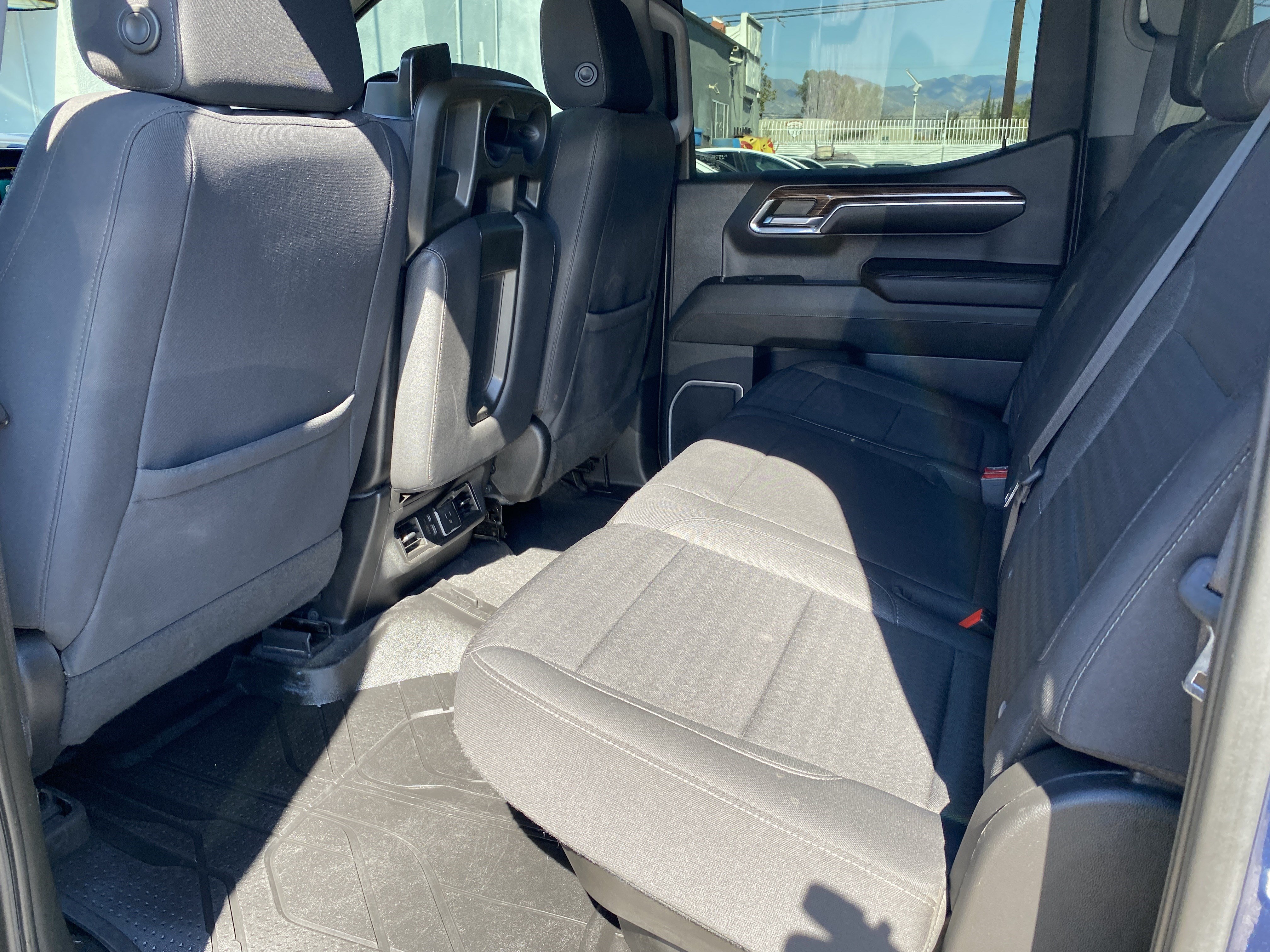 Used 2023 Chevrolet Silverado 1500 LT AWD/4WD image 18