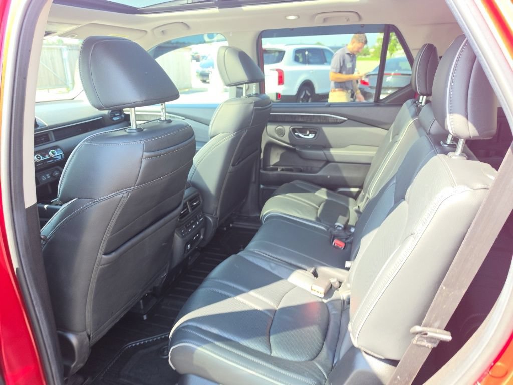 Certified 2025 Honda Pilot Elite image 27