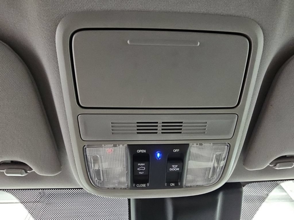 Used 2018 Honda Odyssey EX-L image 22