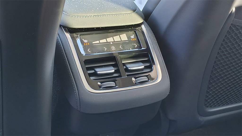 New 2026 Volvo XC90 B6 Ultra image 30