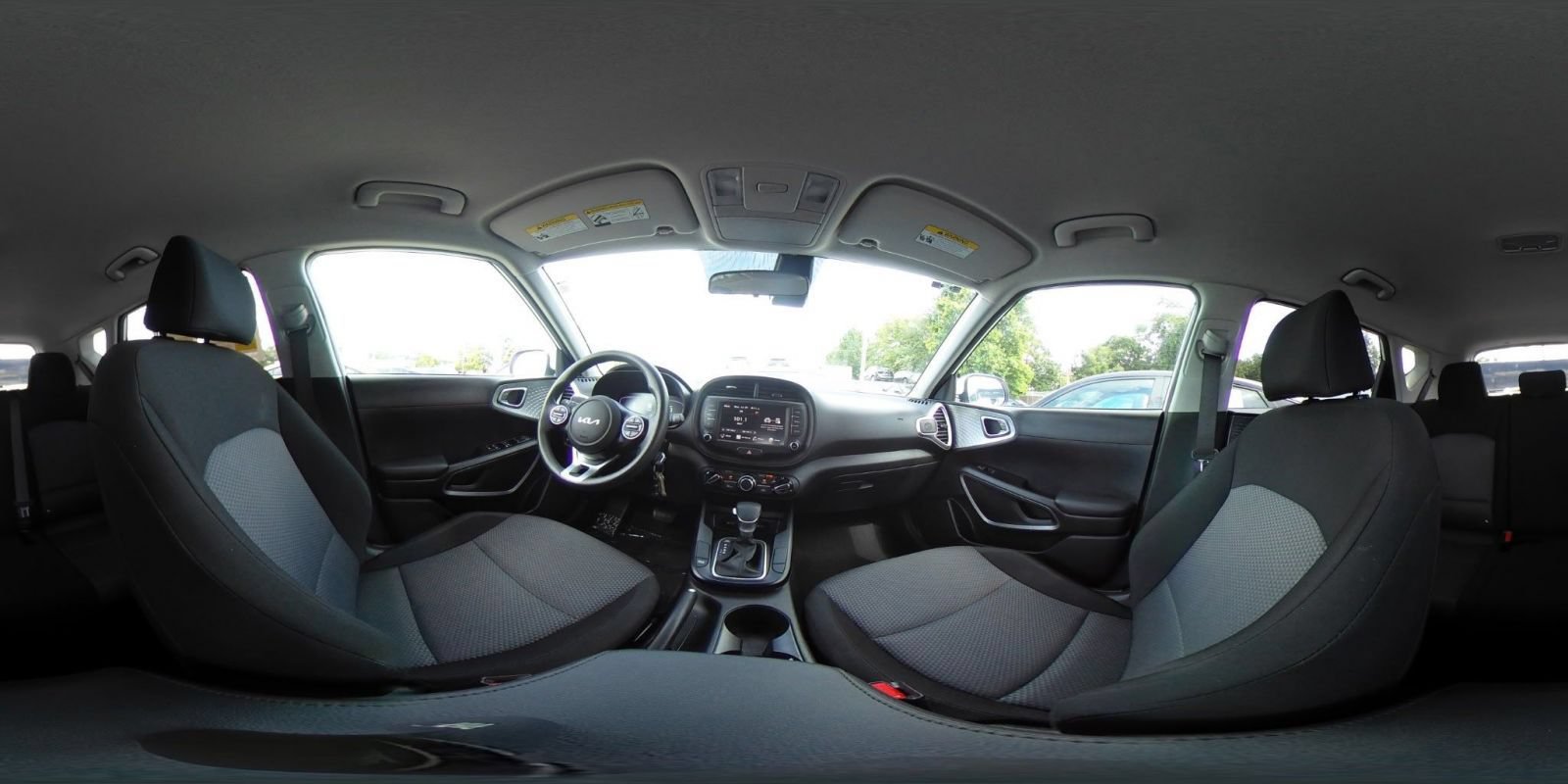 Used 2025 Kia Soul LX w/ LX Technology Package FWD image 40