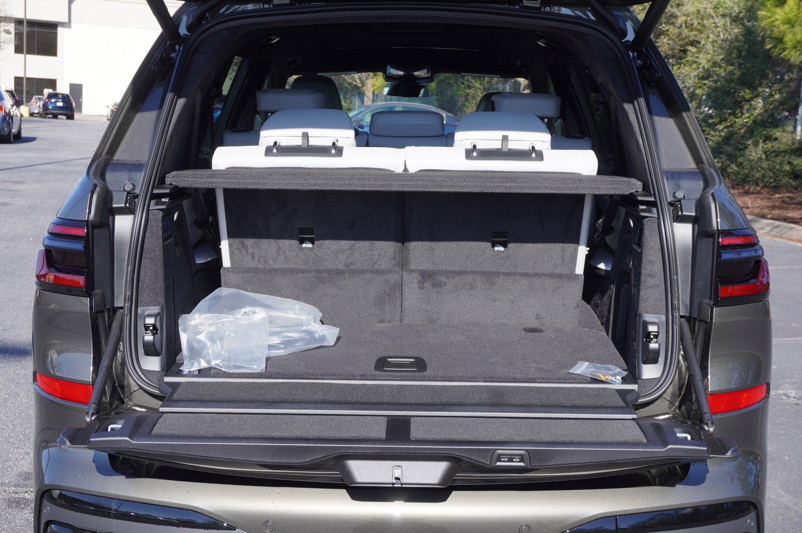 New 2025 BMW X7 xDrive40i w/ M Sport Package image 33