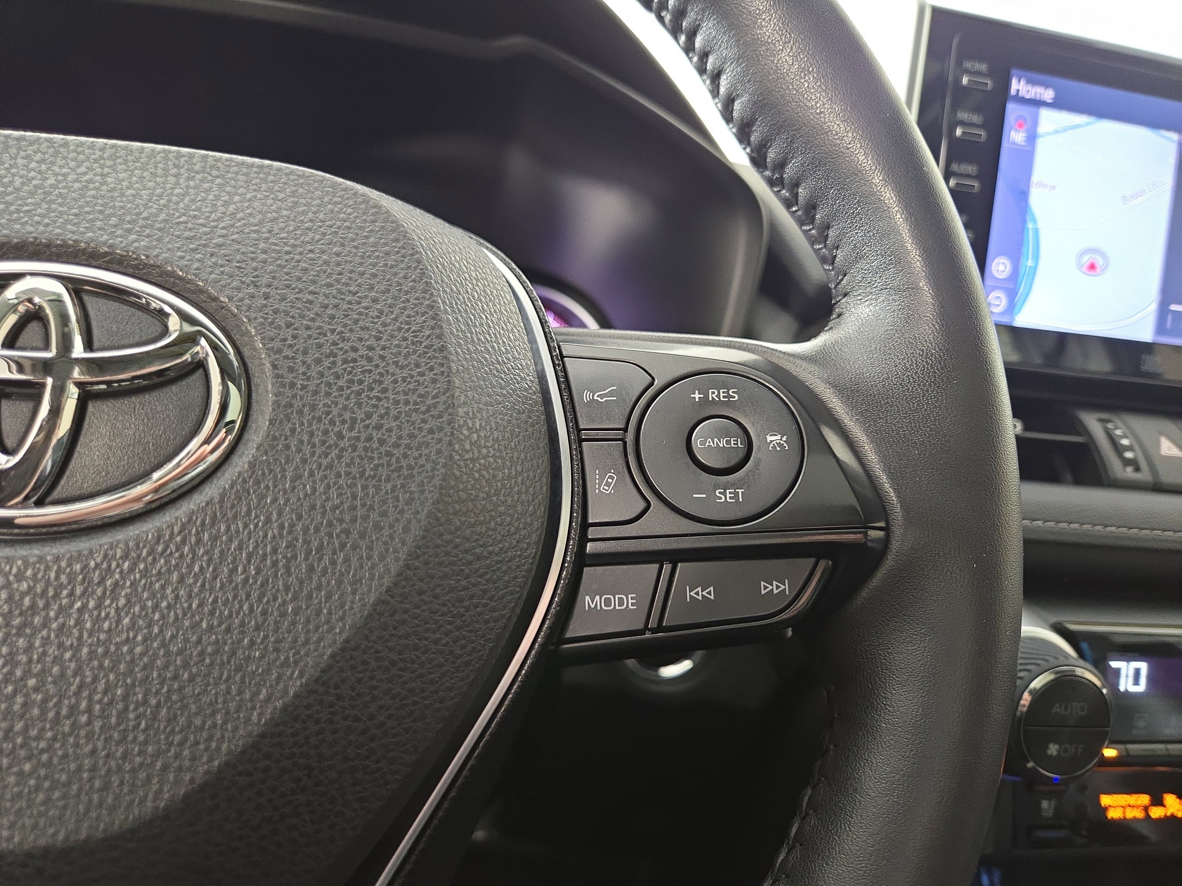 Used 2019 Toyota RAV4 Limited image 16