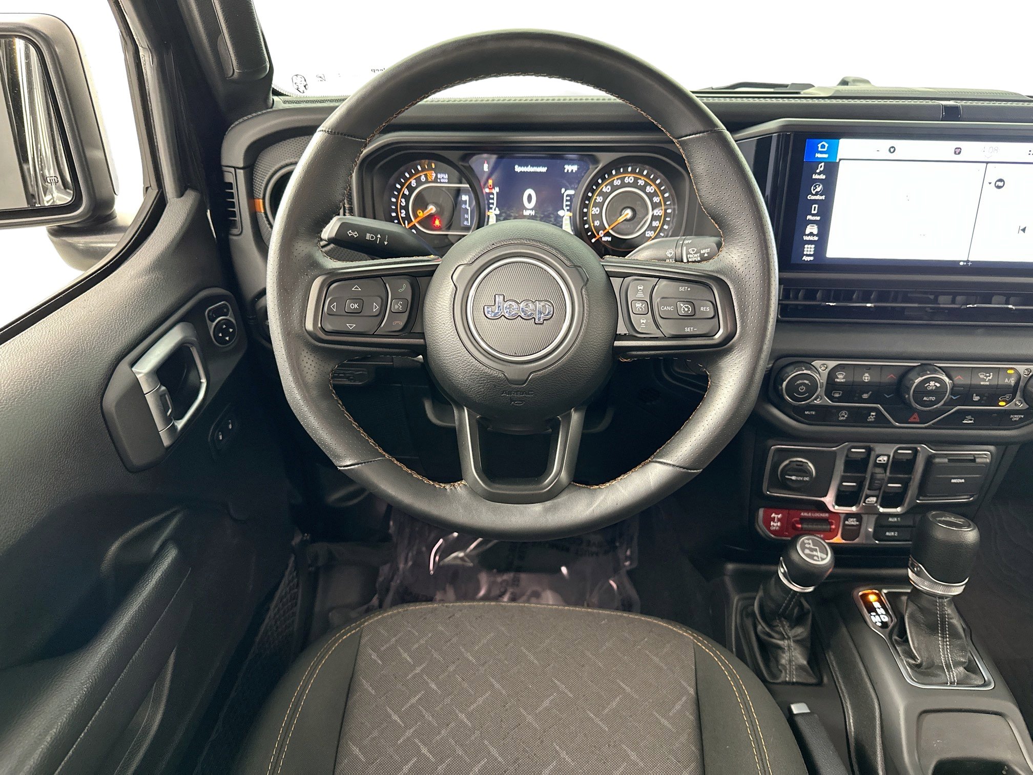 Used 2024 Jeep Gladiator Mojave w/ Convenience Group image 21