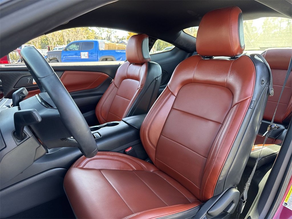 Used 2025 Ford Mustang Premium image 11