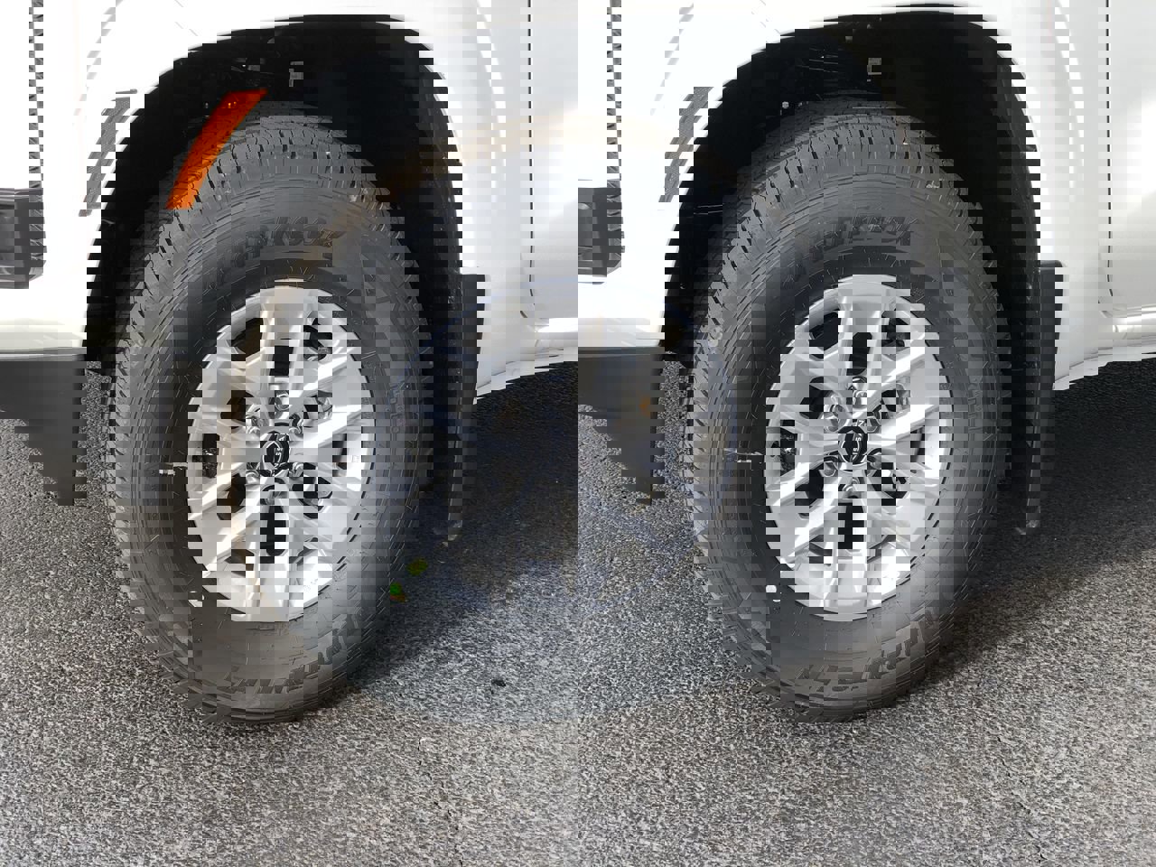 New 2026 Nissan Frontier S image 10