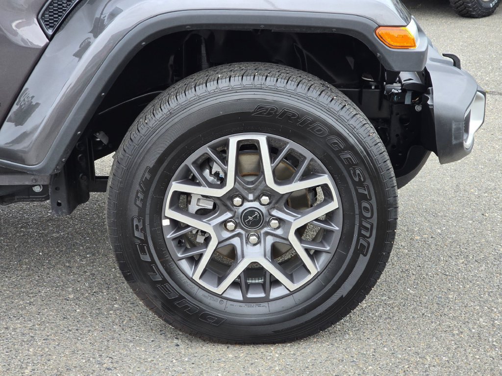 Used 2025 Jeep Wrangler Unlimited Sahara AWD/4WD image 10