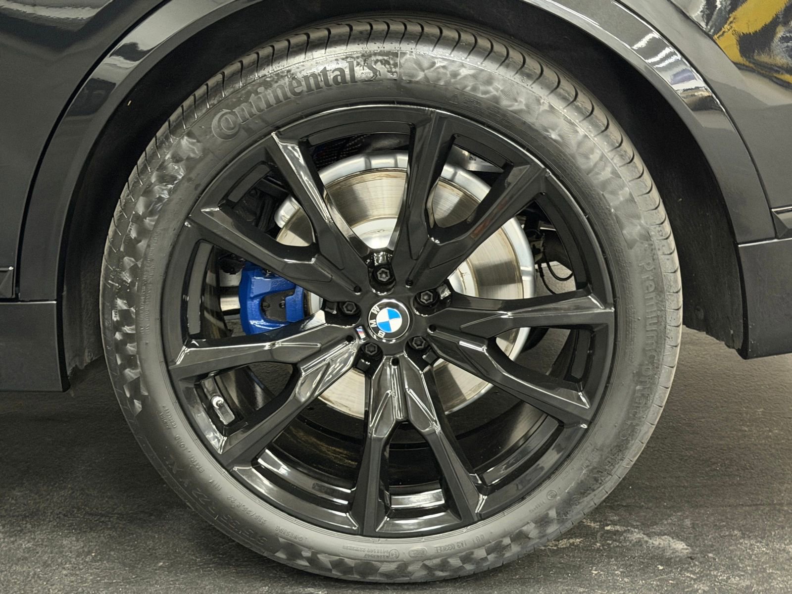 Used 2025 BMW X7 xDrive40i w/ Executive Package image 17