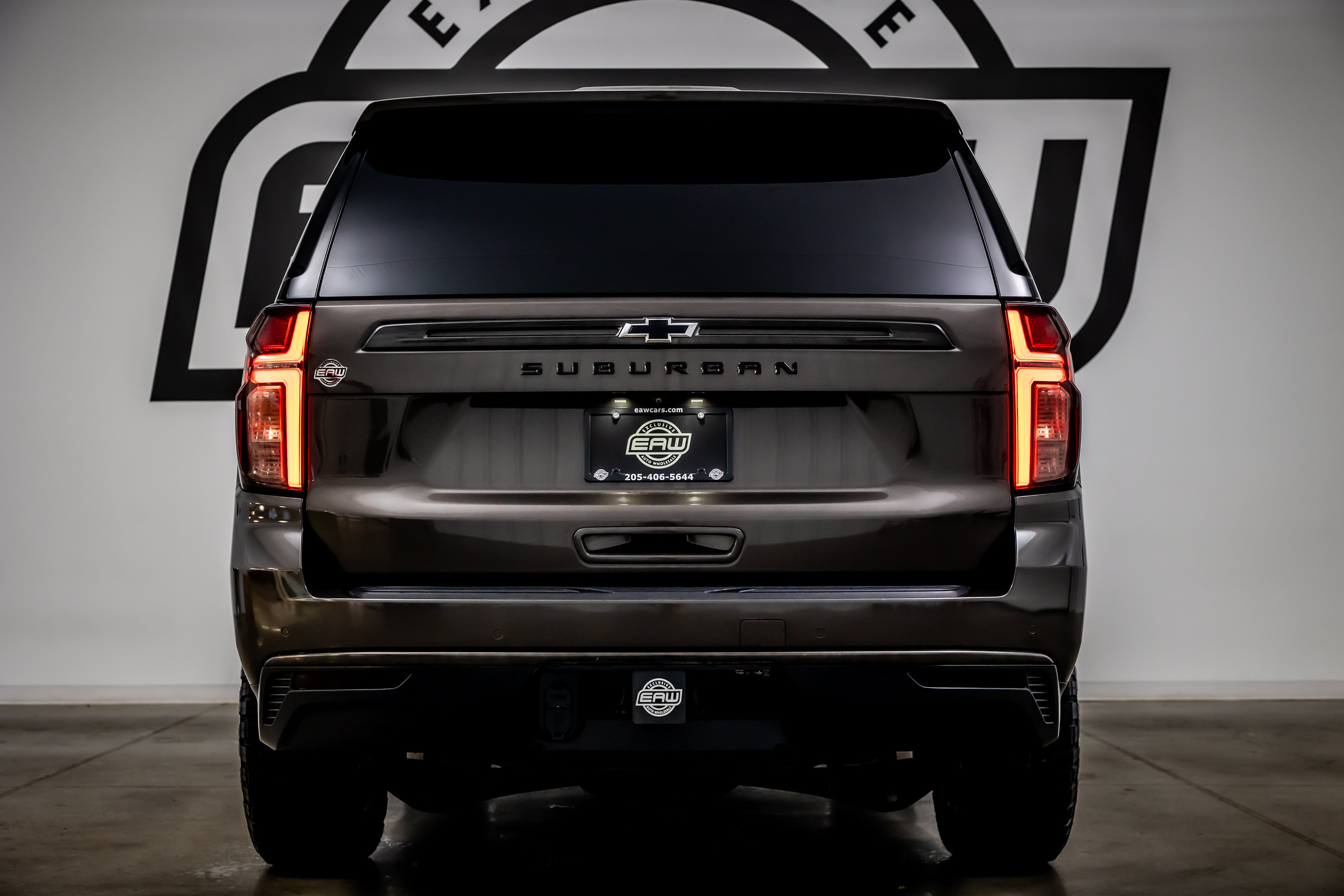 Used 2021 Chevrolet Suburban Z71 w/ Z71 Off-Road Package AWD/4WD image 11