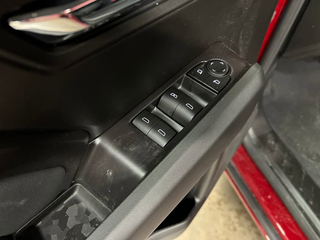 New 2026 GMC Canyon Elevation w/ Convenience Package image 15