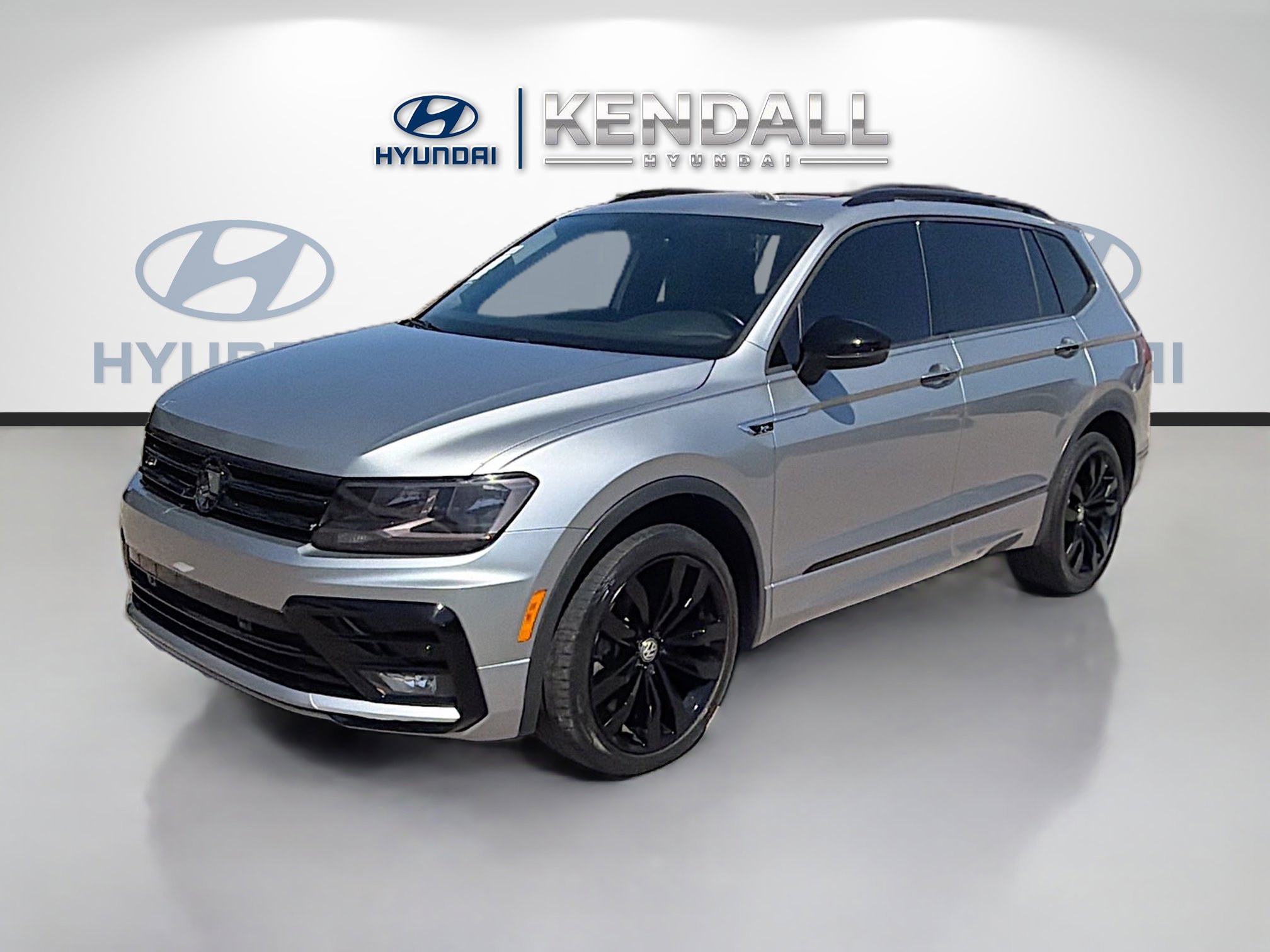 Used 2020 Volkswagen Tiguan SE R-Line image 3