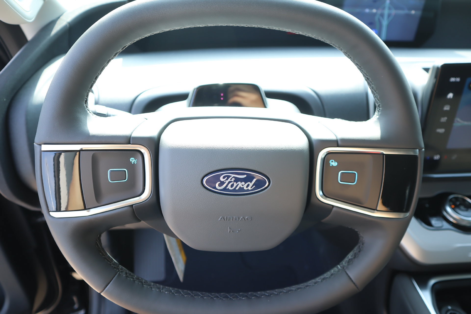 New 2026 Ford Expedition Active AWD/4WD image 3