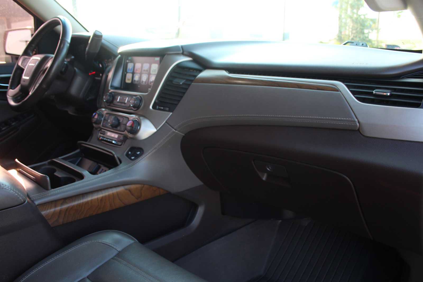 Used 2020 GMC Yukon Denali w/ Open Road Package AWD/4WD image 17