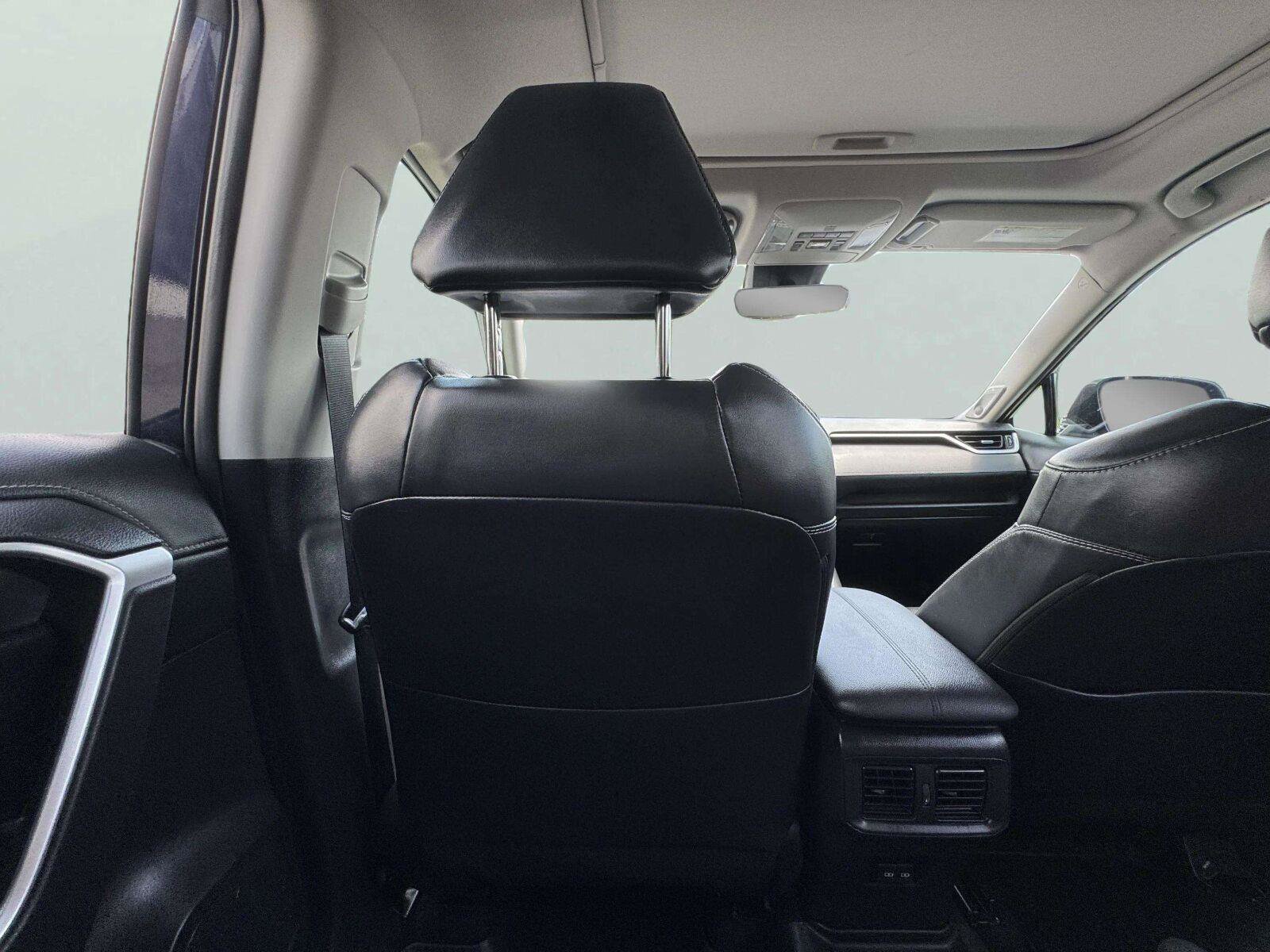 Used 2022 Toyota RAV4 Limited FWD image 50