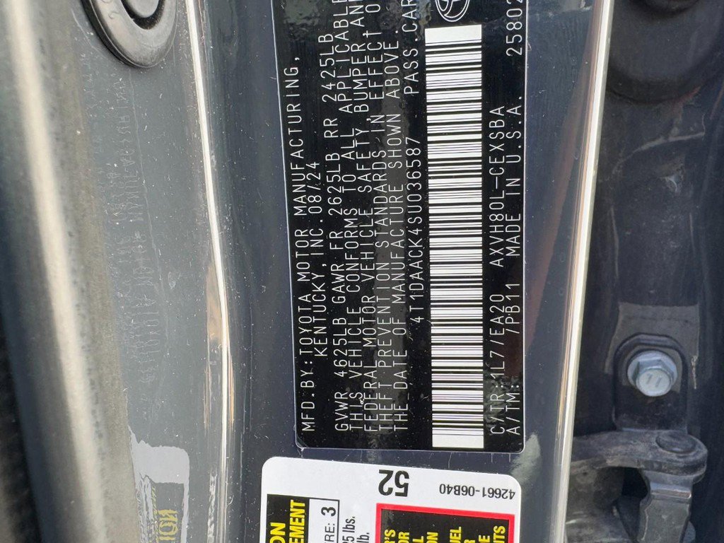 Used 2025 Toyota Camry Hybrid image 24