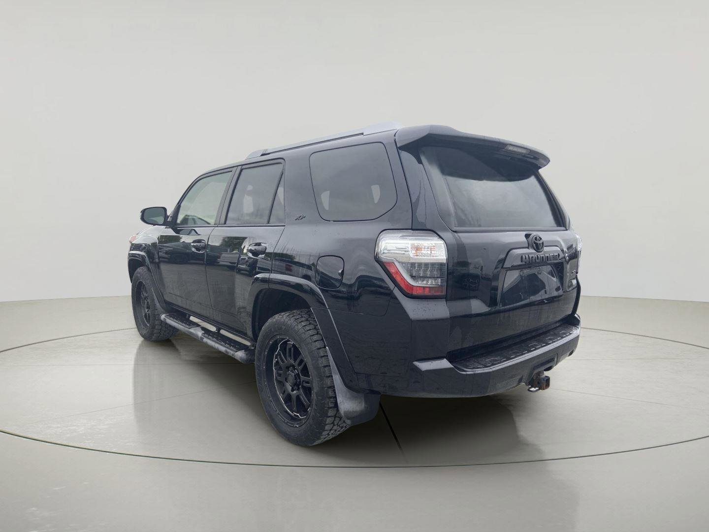 Used 2018 Toyota 4Runner SR5 Premium AWD/4WD image 5