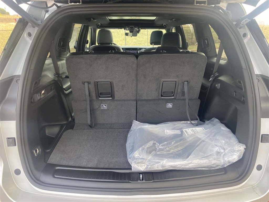 New 2025 Jeep Grand Cherokee L Limited image 9