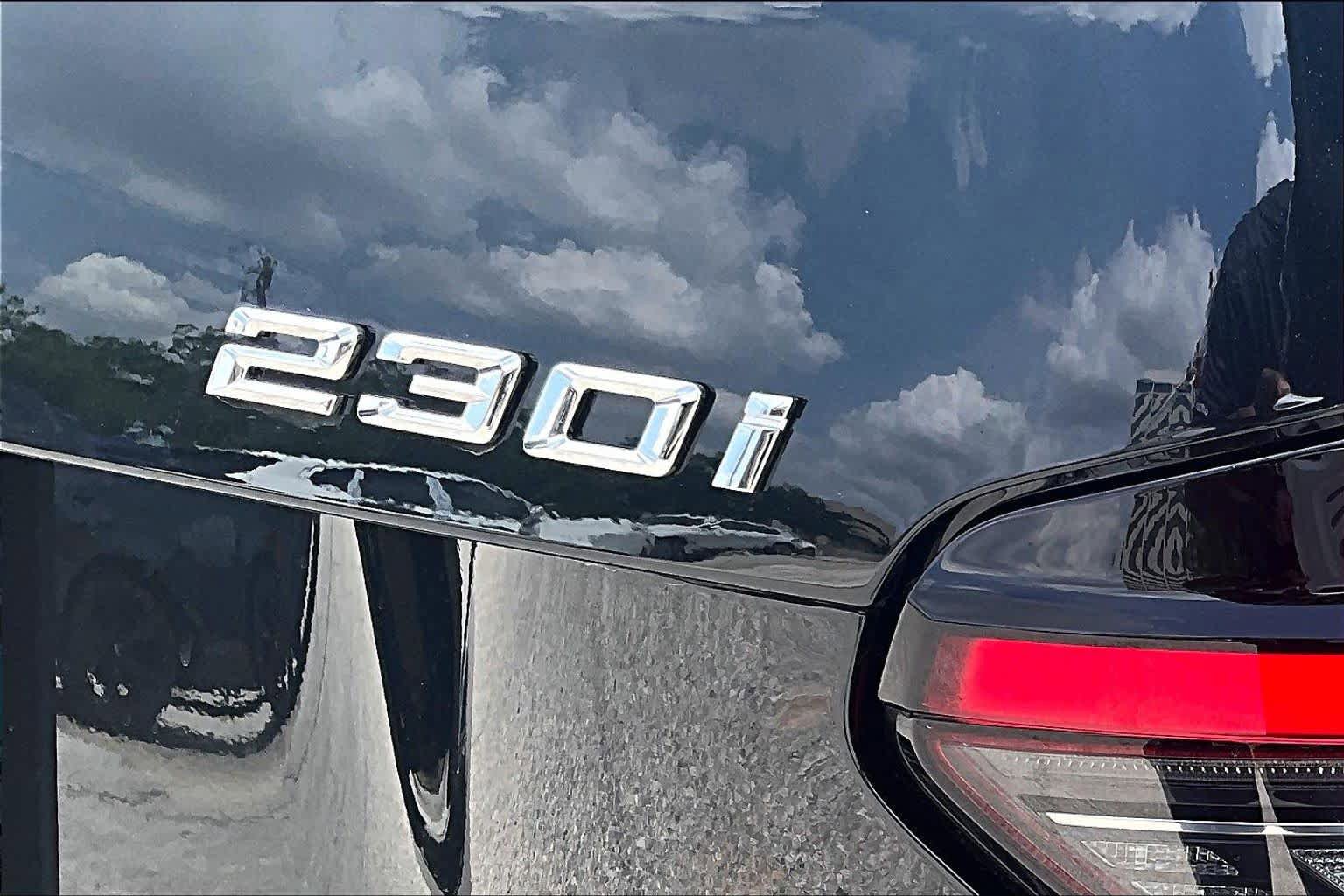 Used 2025 BMW 230i Coupe w/ Convenience Package RWD image 29