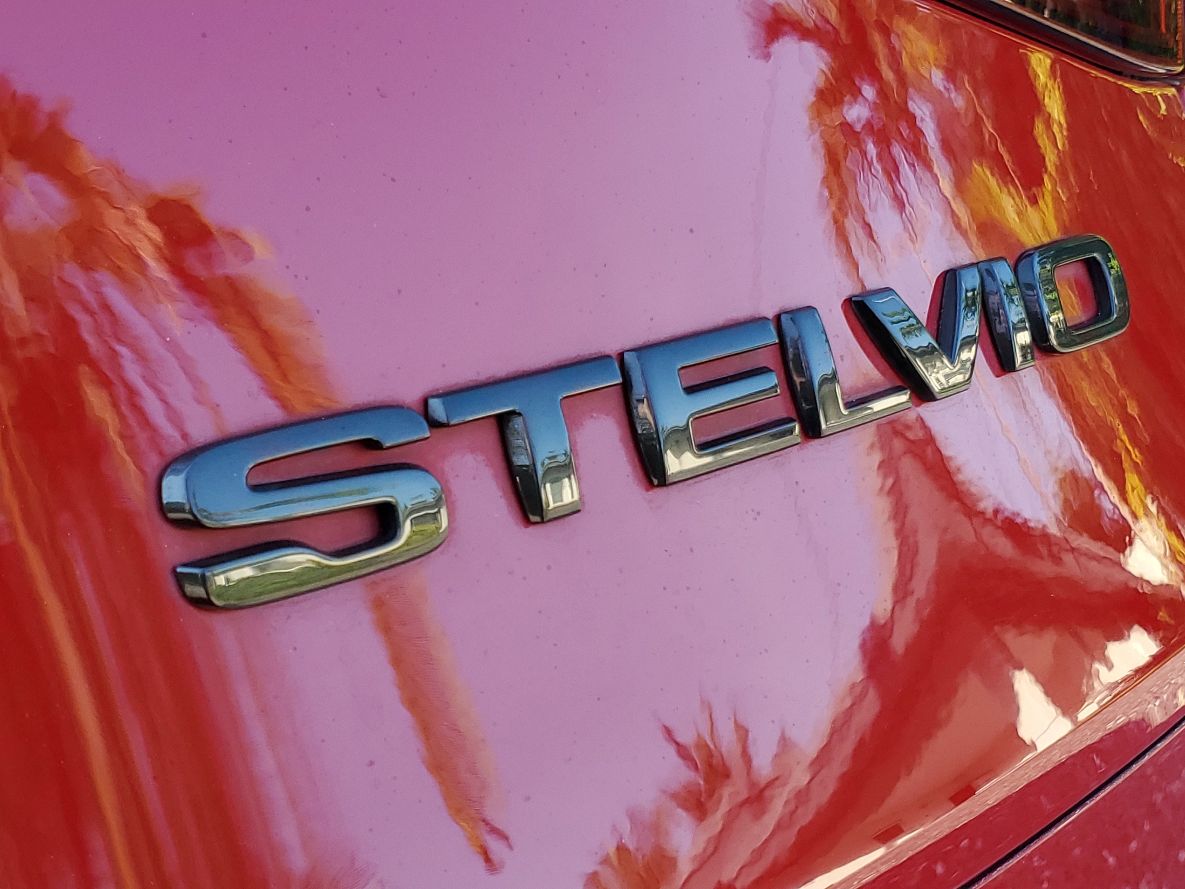 Used 2021 Alfa Romeo Stelvio Ti w/ Nero Edizione image 8