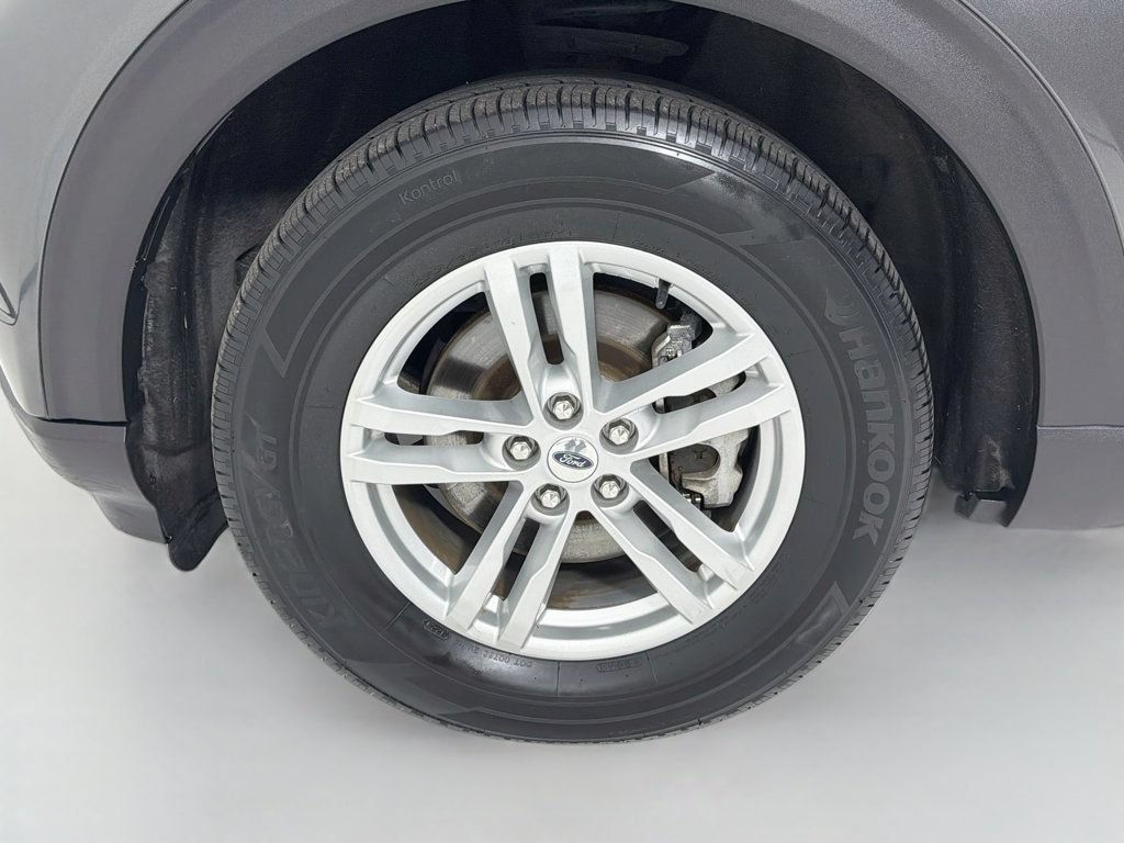 Used 2020 Ford Explorer XLT w/ Equipment Group 202A AWD/4WD image 31