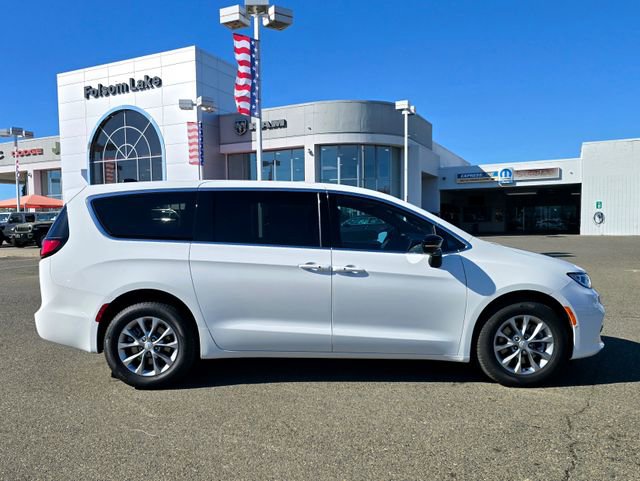 New 2026 Chrysler Pacifica Select image 7