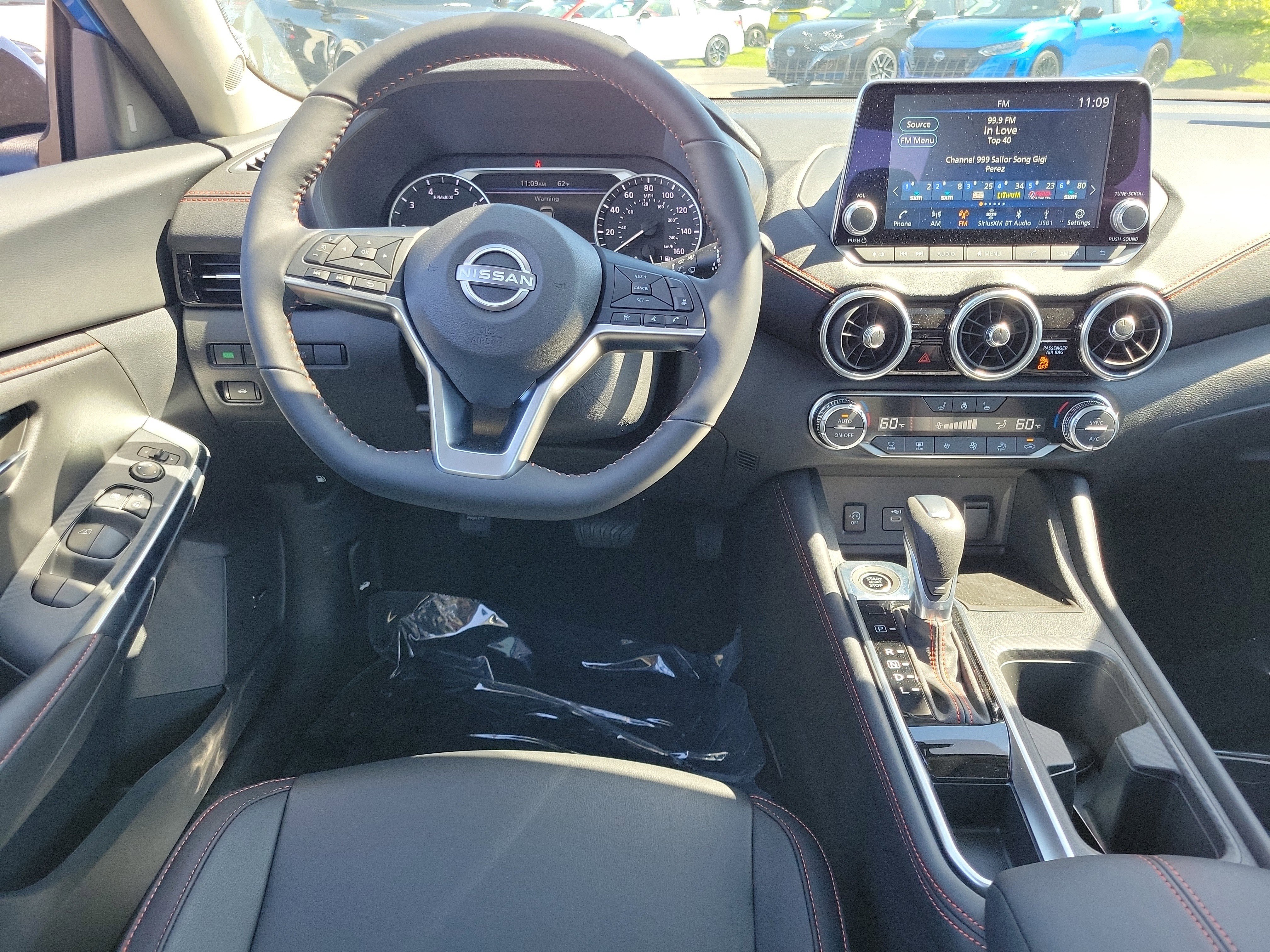 Used 2025 Nissan Sentra SR w/ SR Premium Package image 10