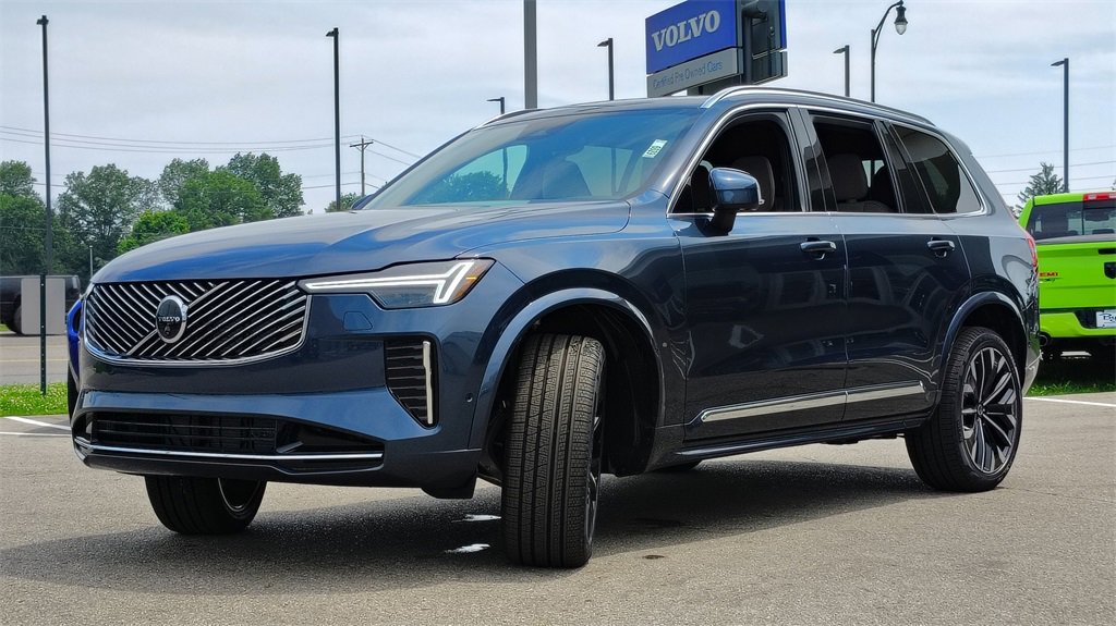 New 2026 Volvo XC90 B6 Plus w/ Protection Package Premier image 6