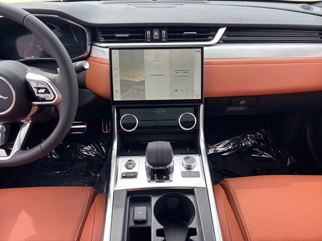 New 2024 Jaguar XF R-Dynamic SE AWD/4WD image 17