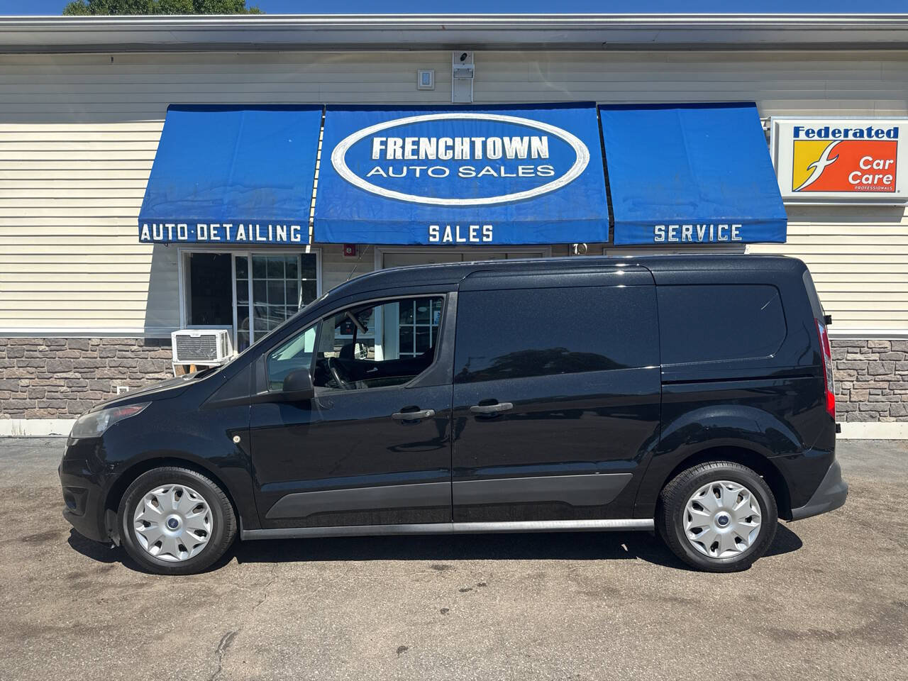 Used 2015 Ford Transit Connect XLT FWD image 2