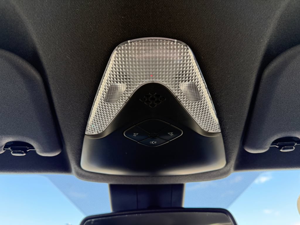 Used 2019 Toyota C-HR LE FWD image 24