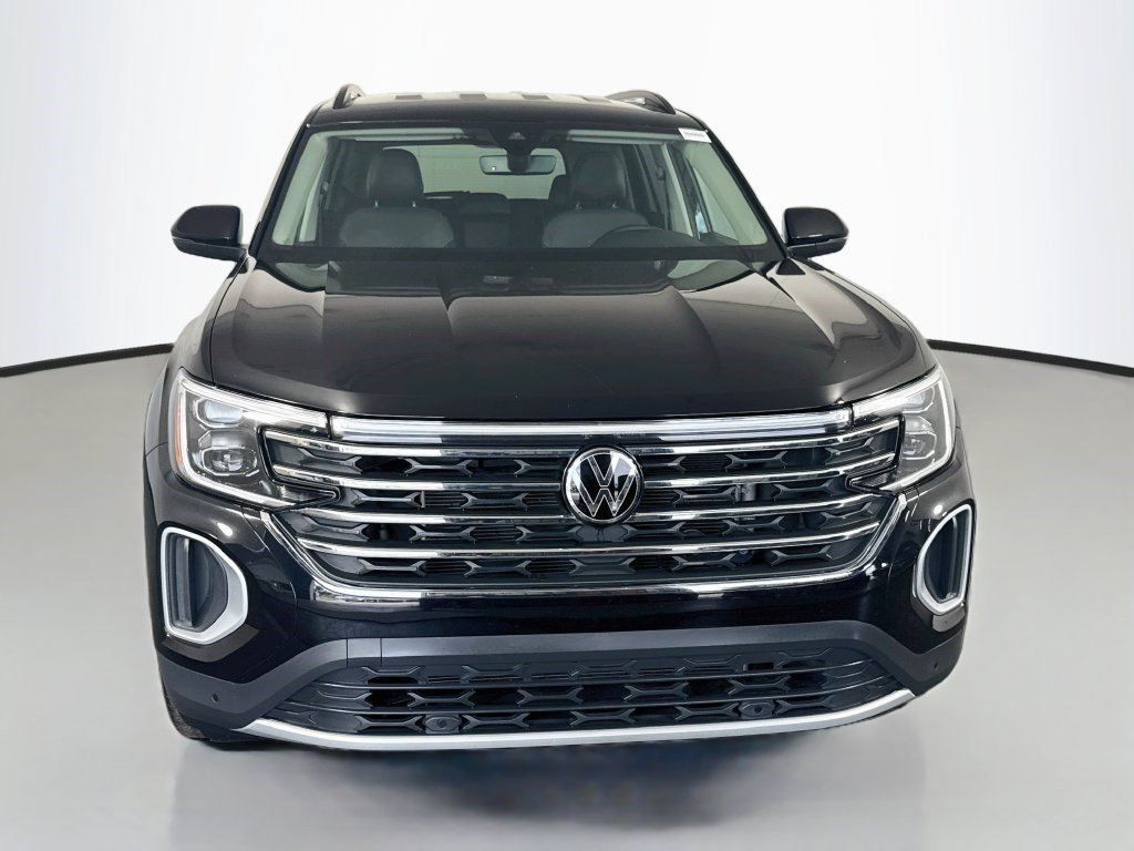 Used 2026 Volkswagen Atlas SE FWD image 2