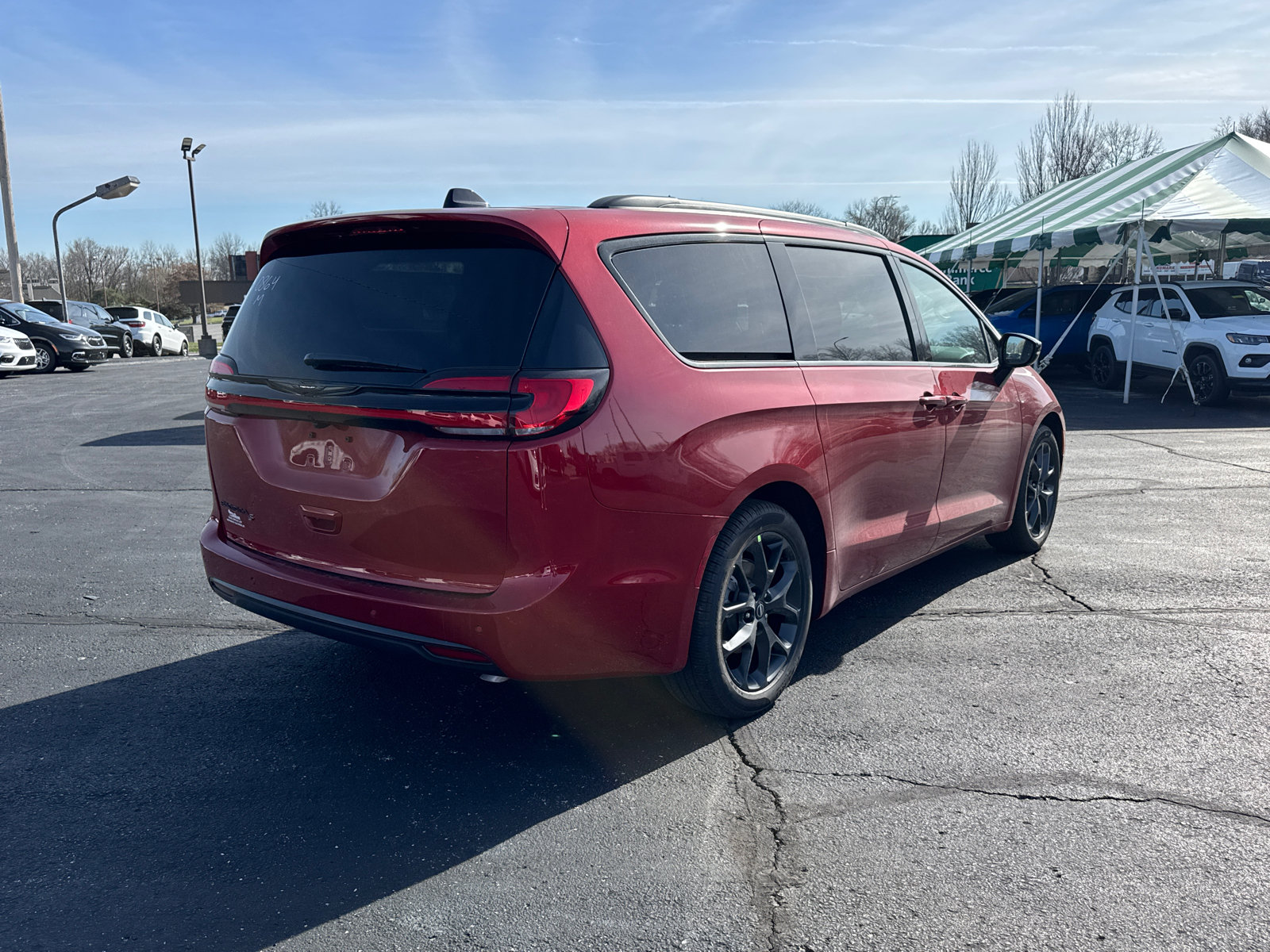 New 2026 Chrysler Pacifica Select w/ S Appearance Package FWD image 5
