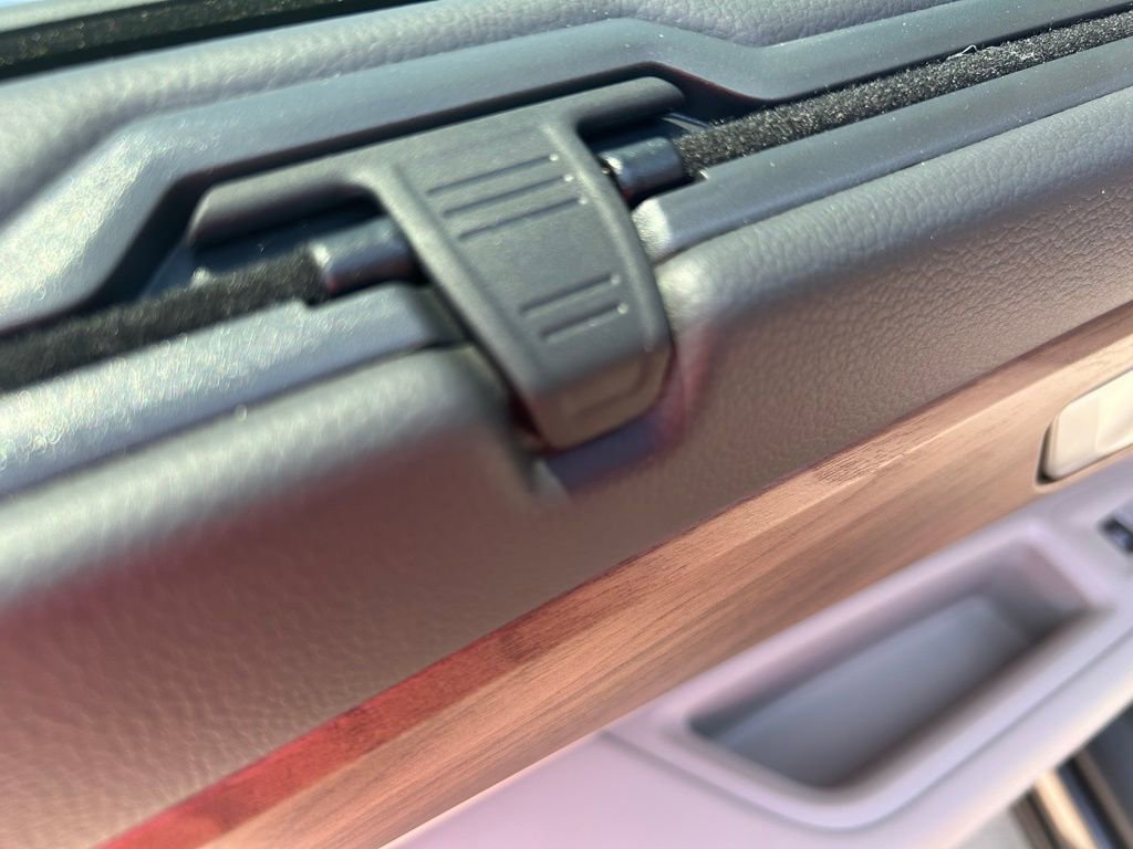 Used 2025 Volkswagen Atlas SE w/ Panoramic Sunroof Package image 41