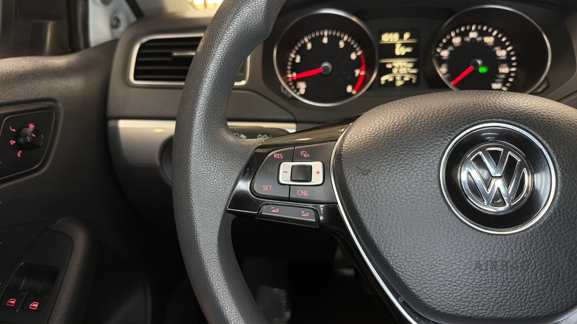 Used 2016 Volkswagen Jetta SE image 27