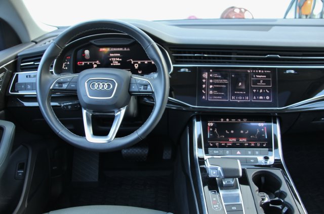 Used 2024 Audi Q8 Premium Plus AWD/4WD image 17