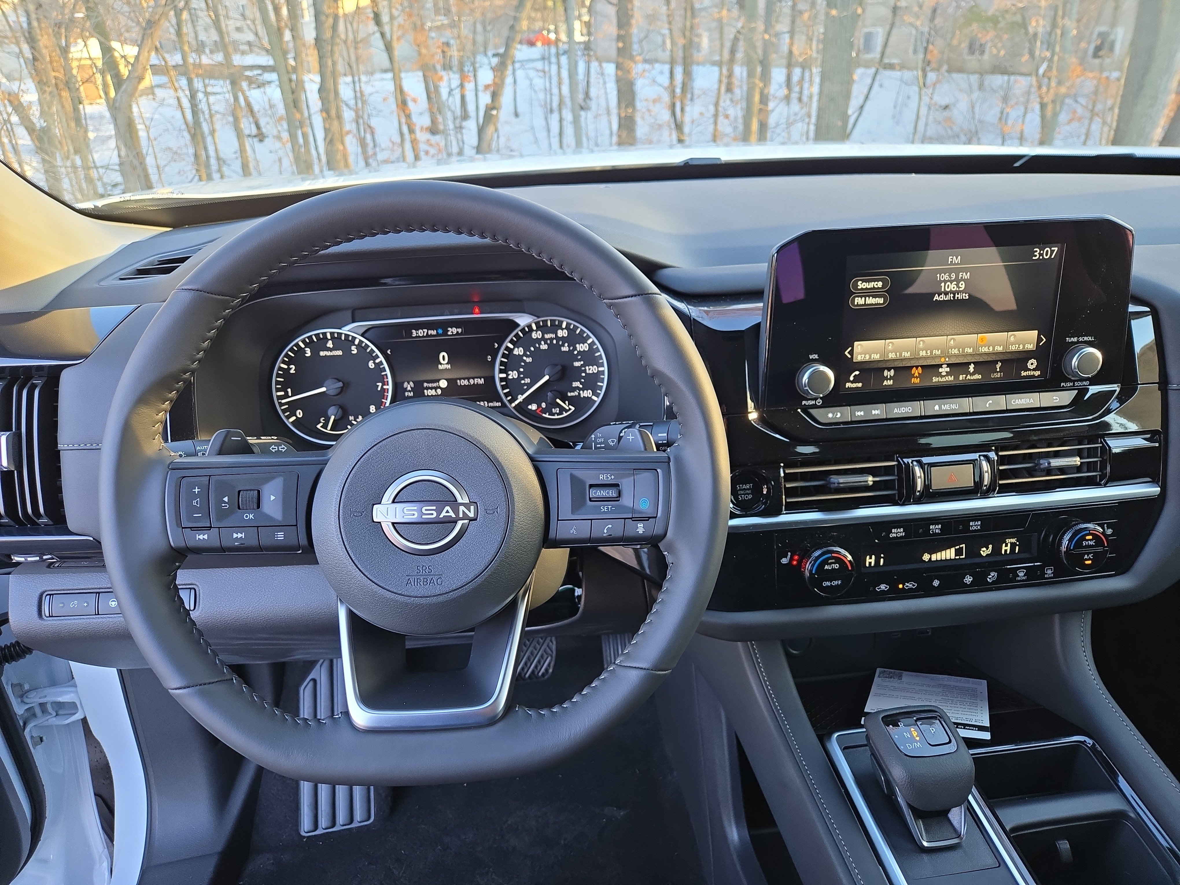 New 2025 Nissan Pathfinder SV image 12