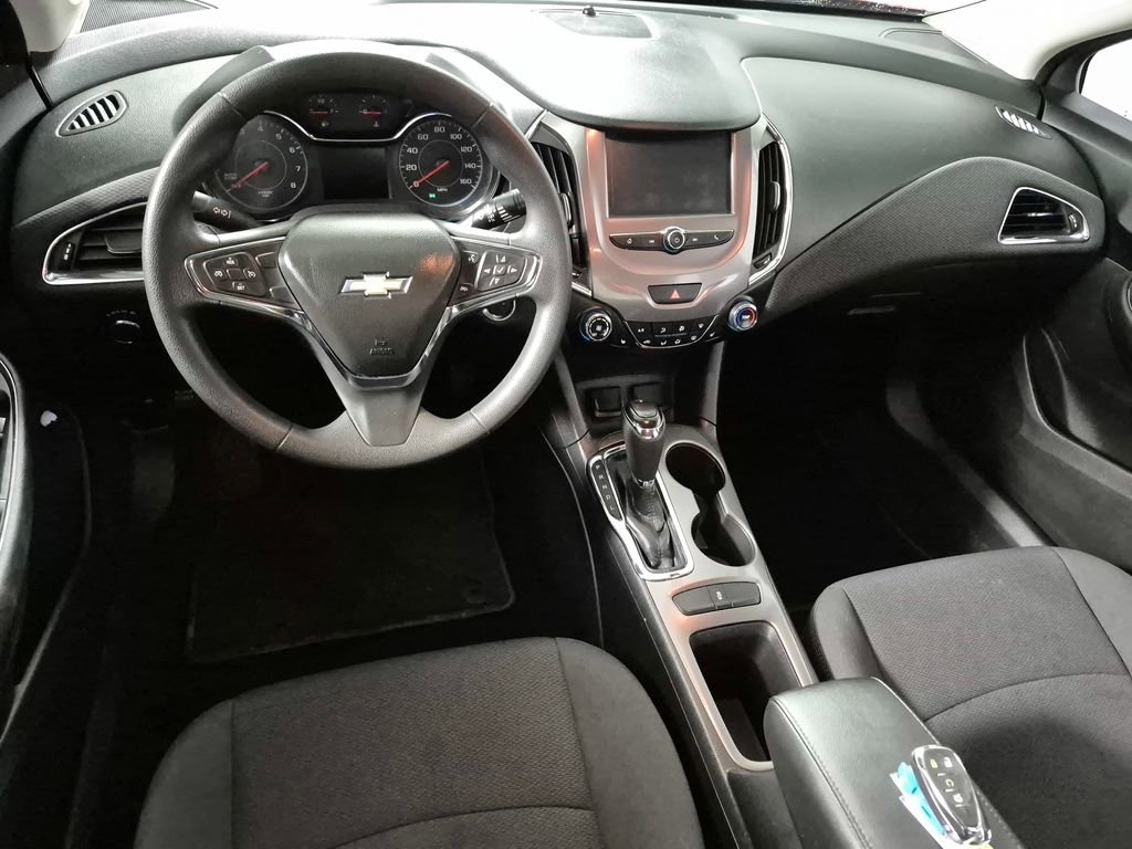 Used 2017 Chevrolet Cruze LT w/ Convenience Package FWD image 10