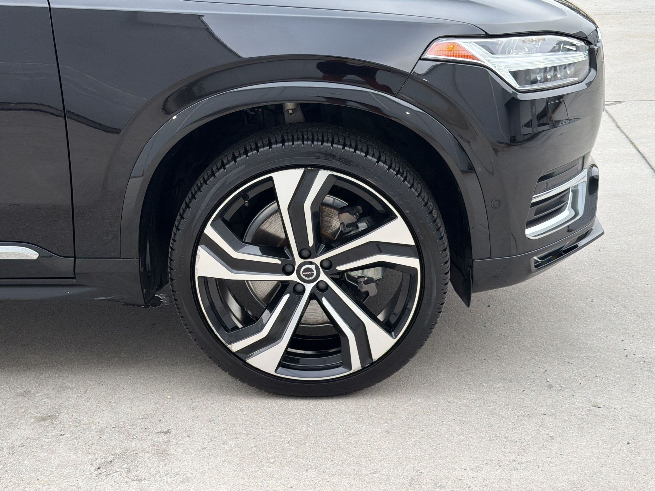 Used 2024 Volvo XC90 B6 Ultimate AWD/4WD image 13